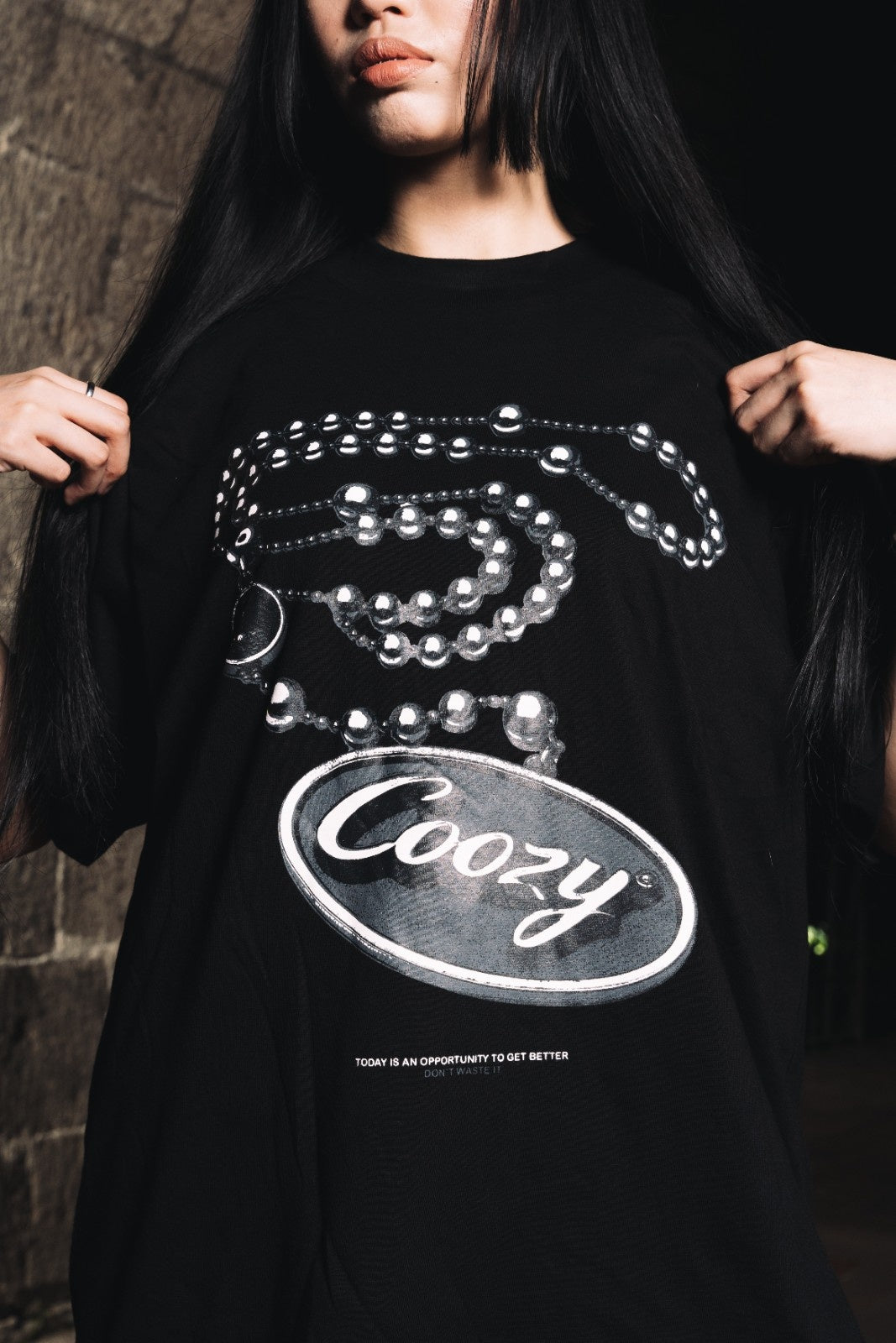CORE MEDALLION TEE