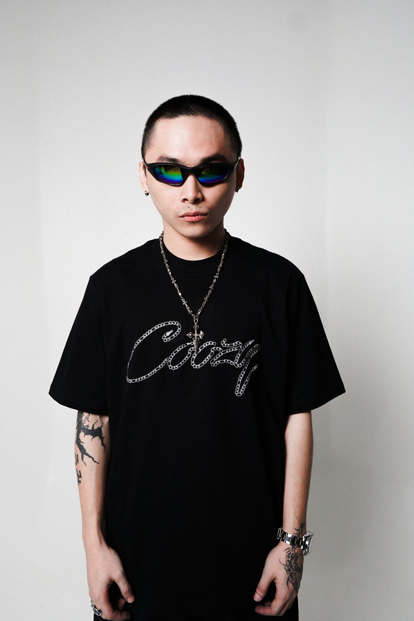 CHAIN SCRIPT TEE